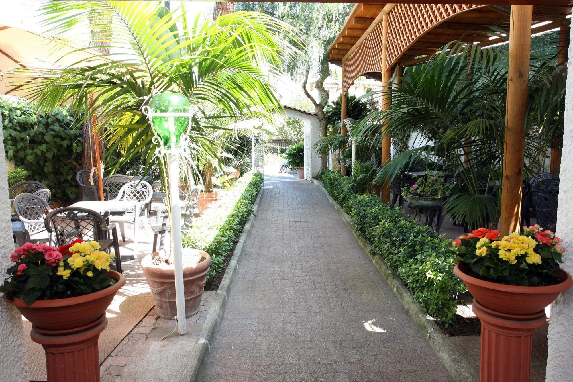 Charme Hotel La Villa Tina Ischia Exterior photo