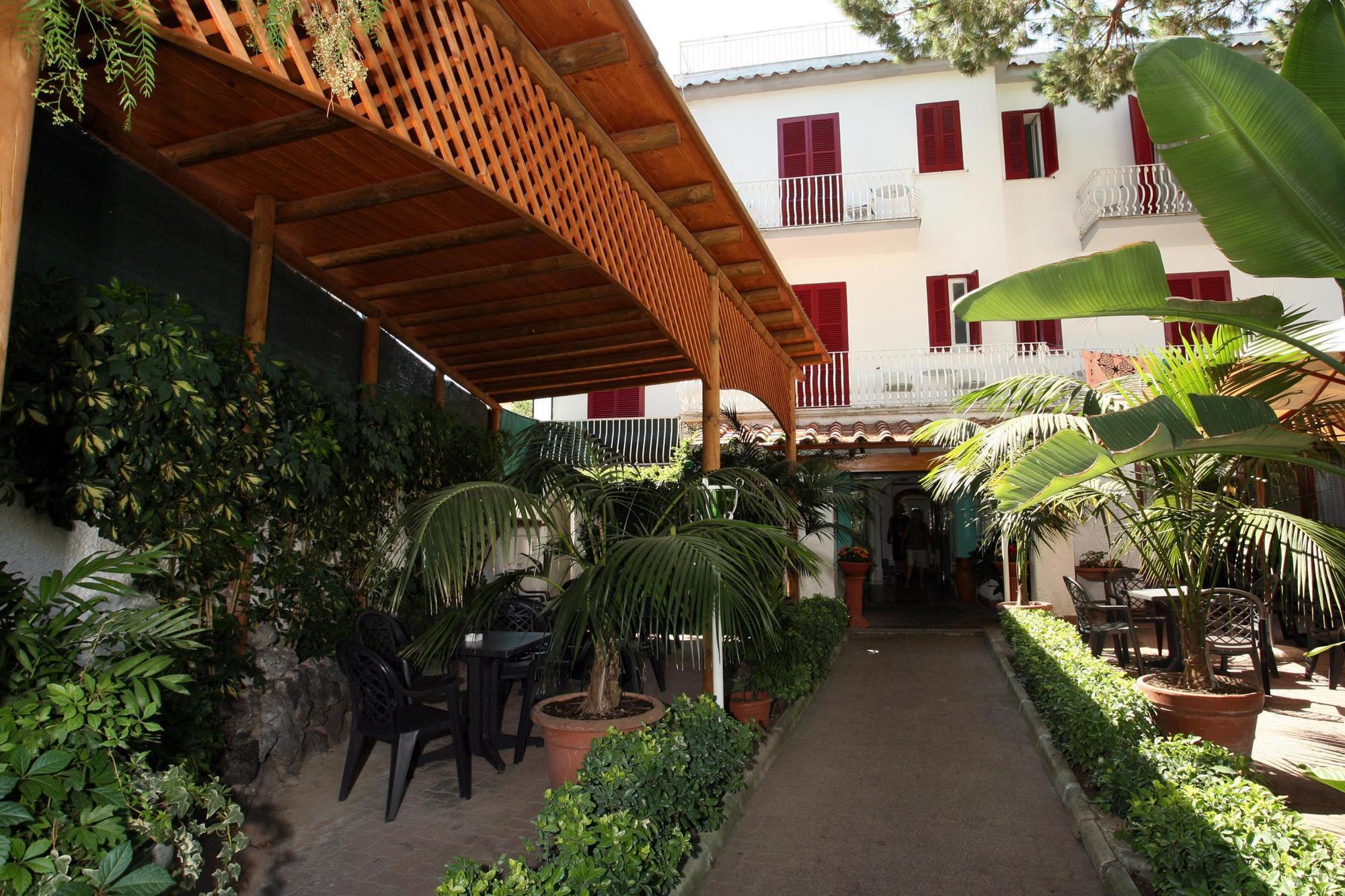 Charme Hotel La Villa Tina Ischia Exterior photo